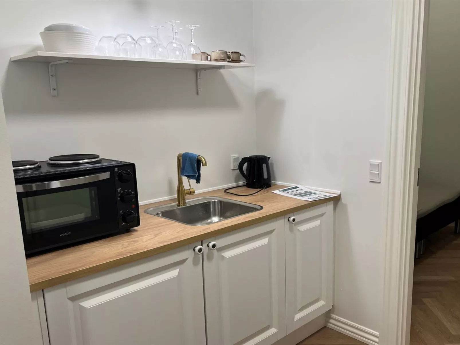 "Skrollan" - 100m from the sea-Binnen