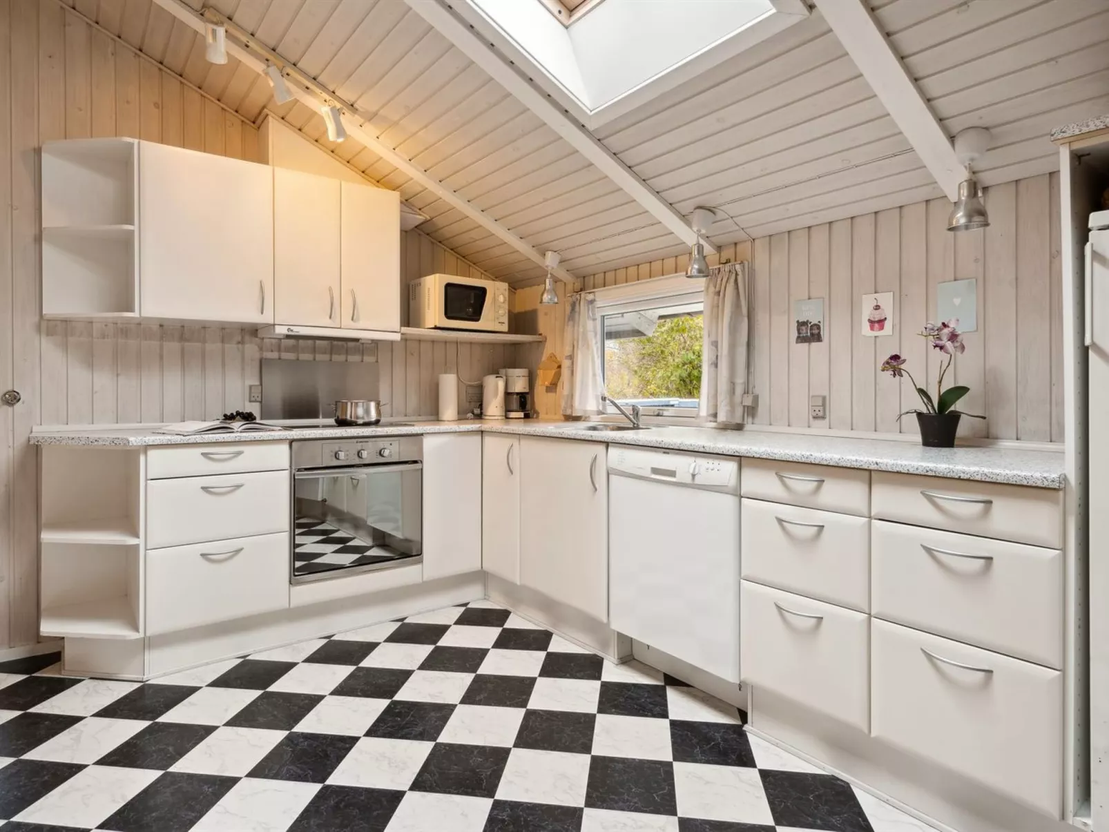 "Alrun" - 150m from the sea-Binnen