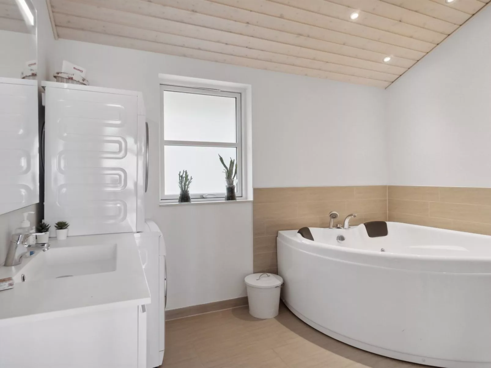 "Esmeralda" - 350m from the sea-Binnen