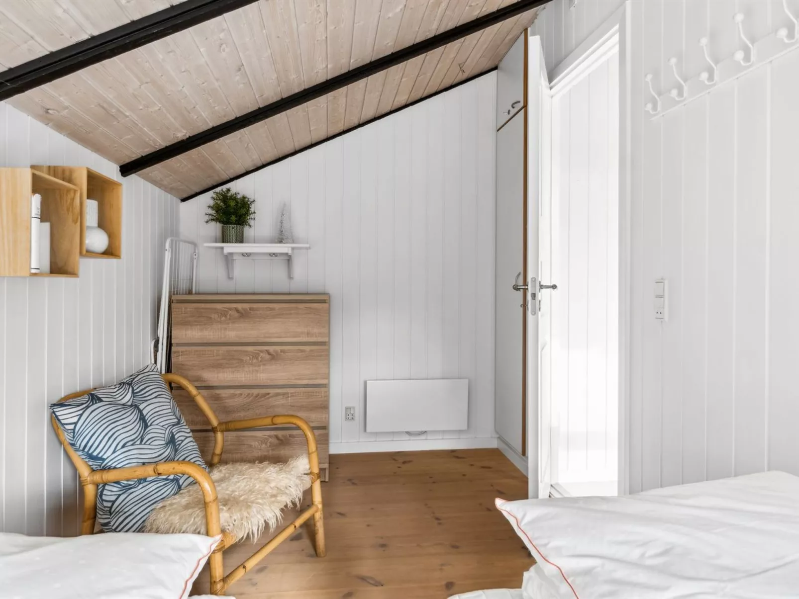 "Myra" - 425m from the sea-Binnen