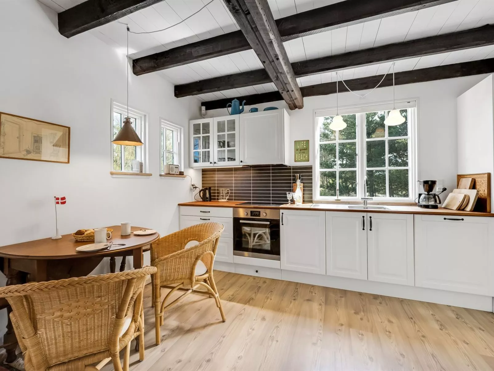 "Enya" - 1.2km from the sea-Binnen