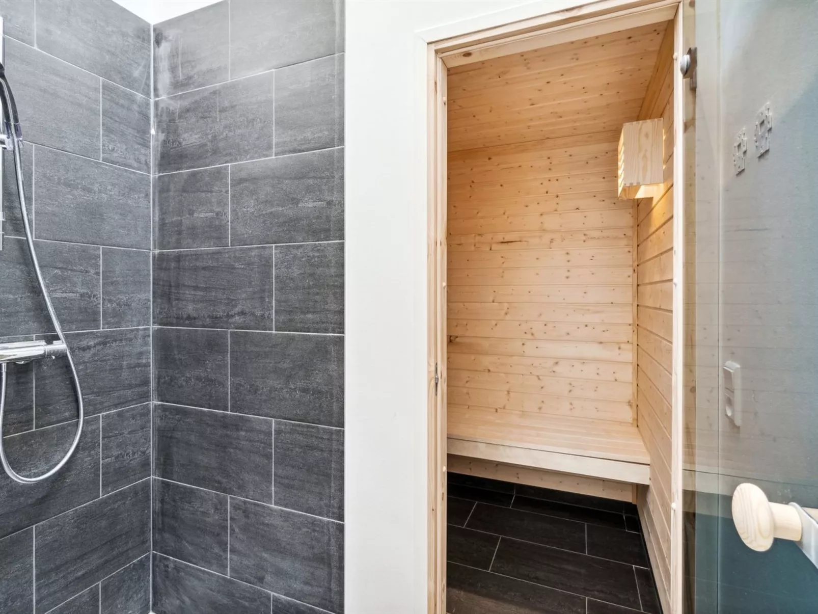 "Bernadeta" - 275m from the sea-Binnen