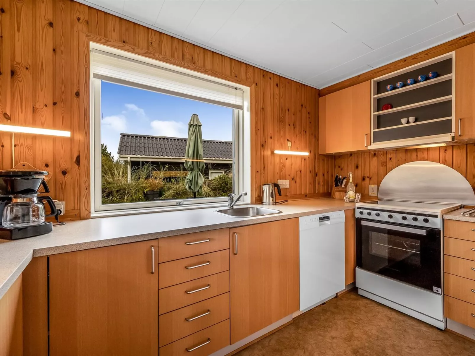 "Eloise" - 400m from the sea-Binnen