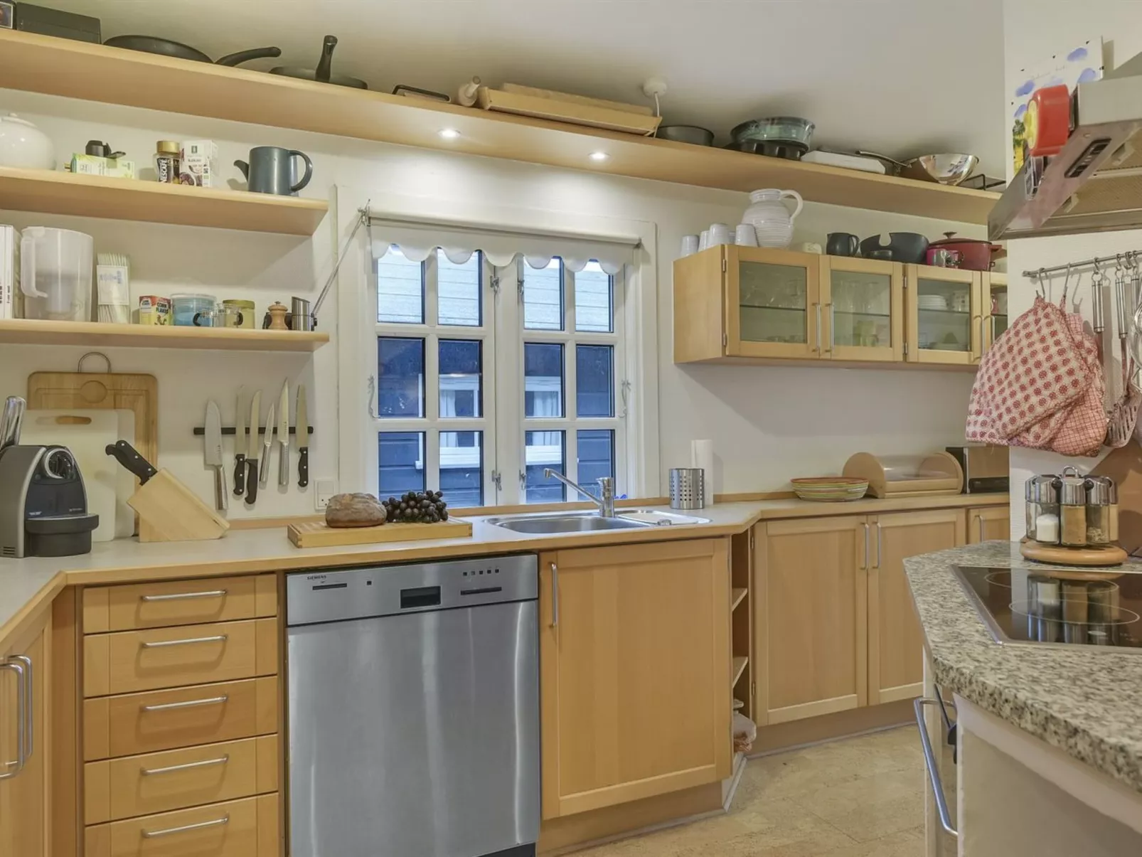 "Ayla" - 200m from the sea-Binnen