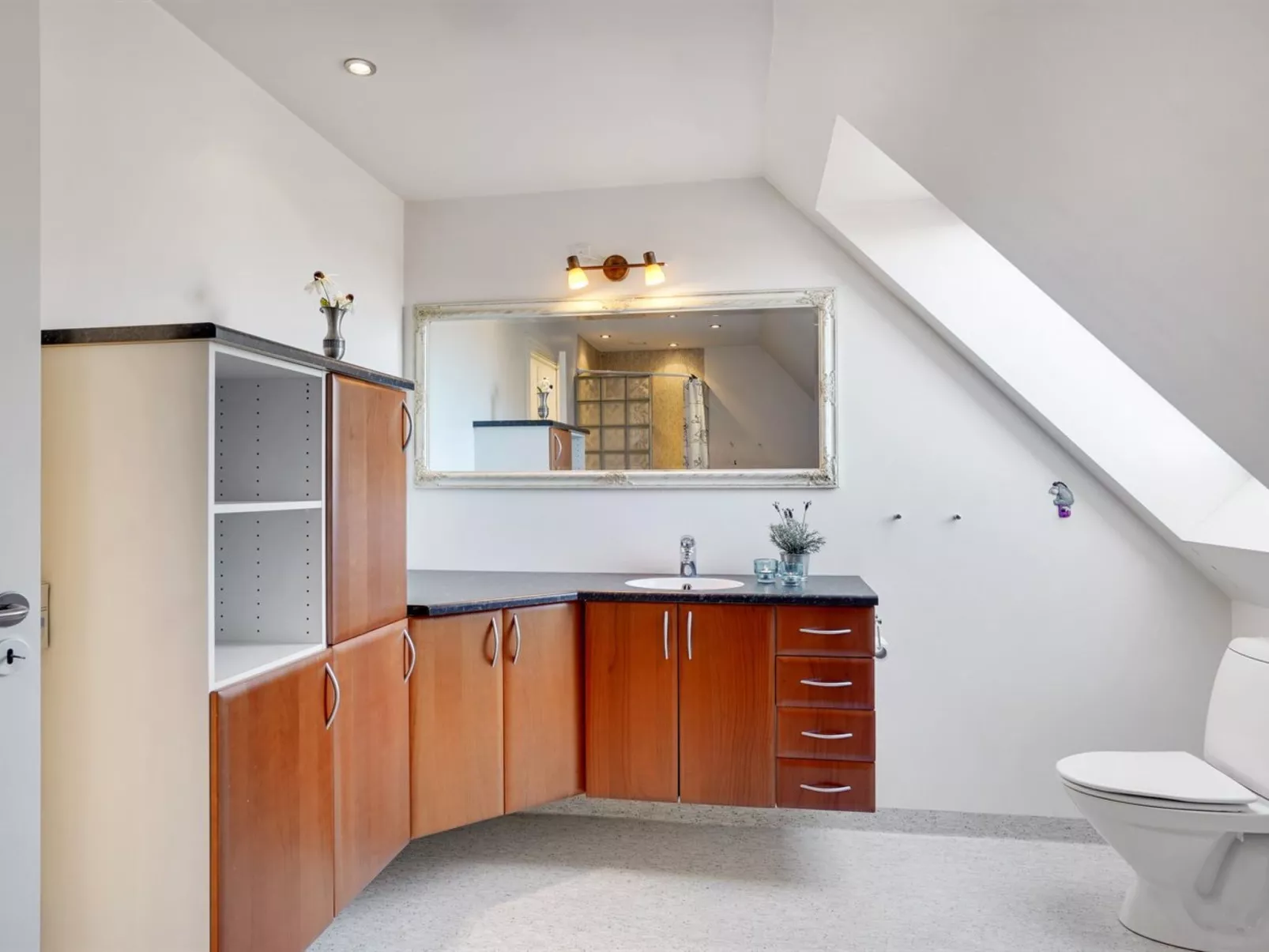 "Iarund" - 500m to the fjord-Binnen