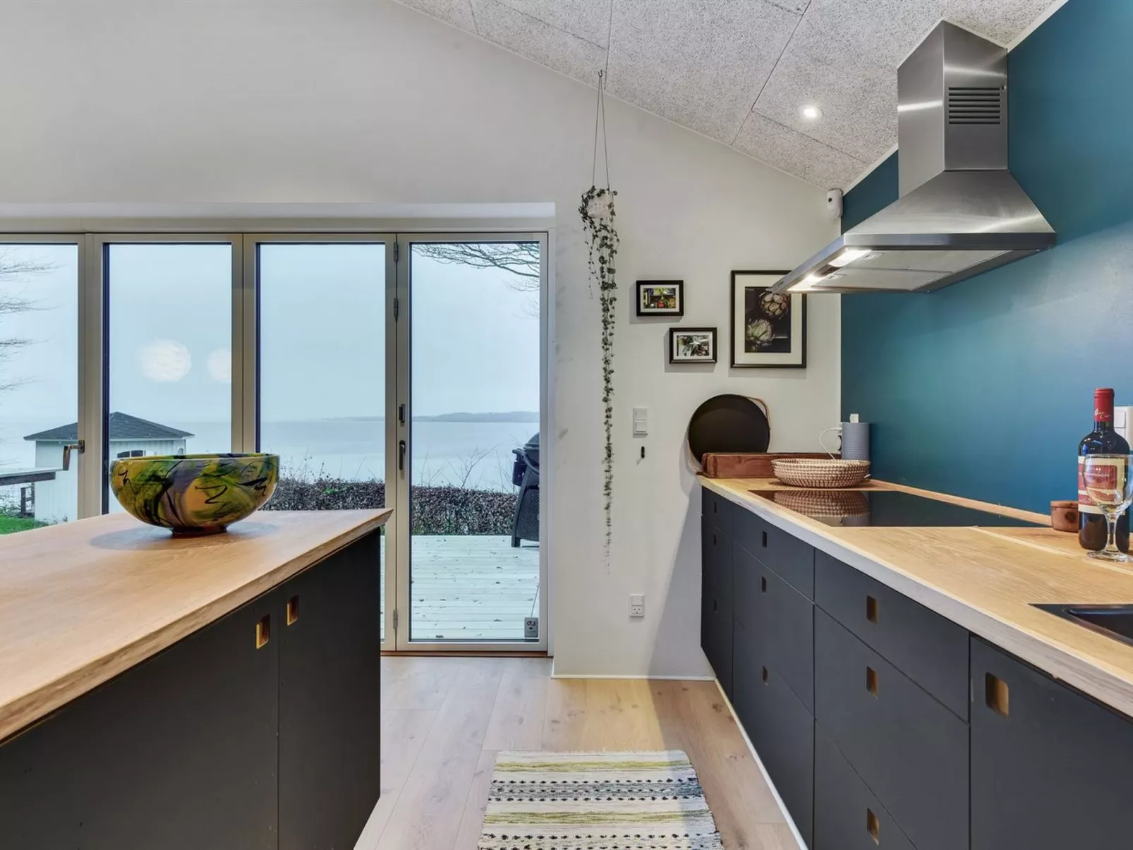 "Lika" - 25m to the fjord-Binnen