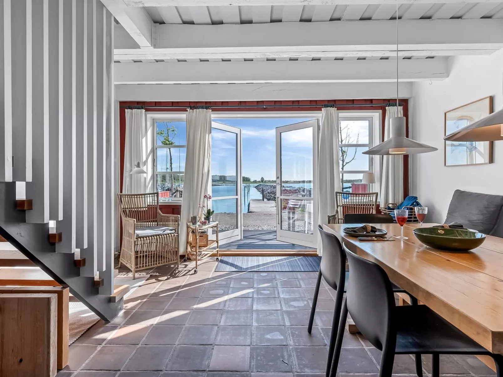 "Adils" - 5m from the sea-Binnen