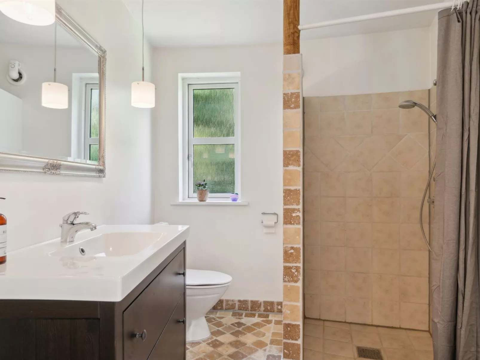 "Vemund" - 100m to the fjord-Binnen