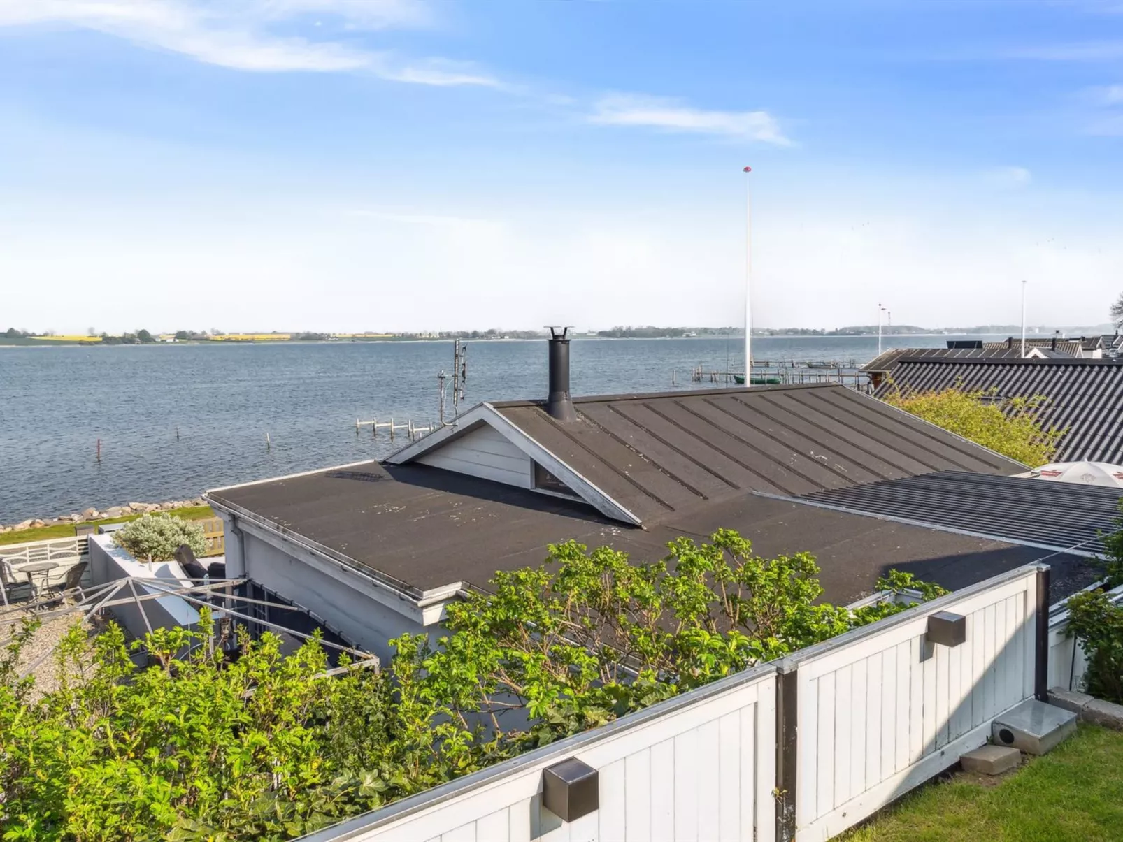 "Tameka" - 10m to the fjord-Buiten