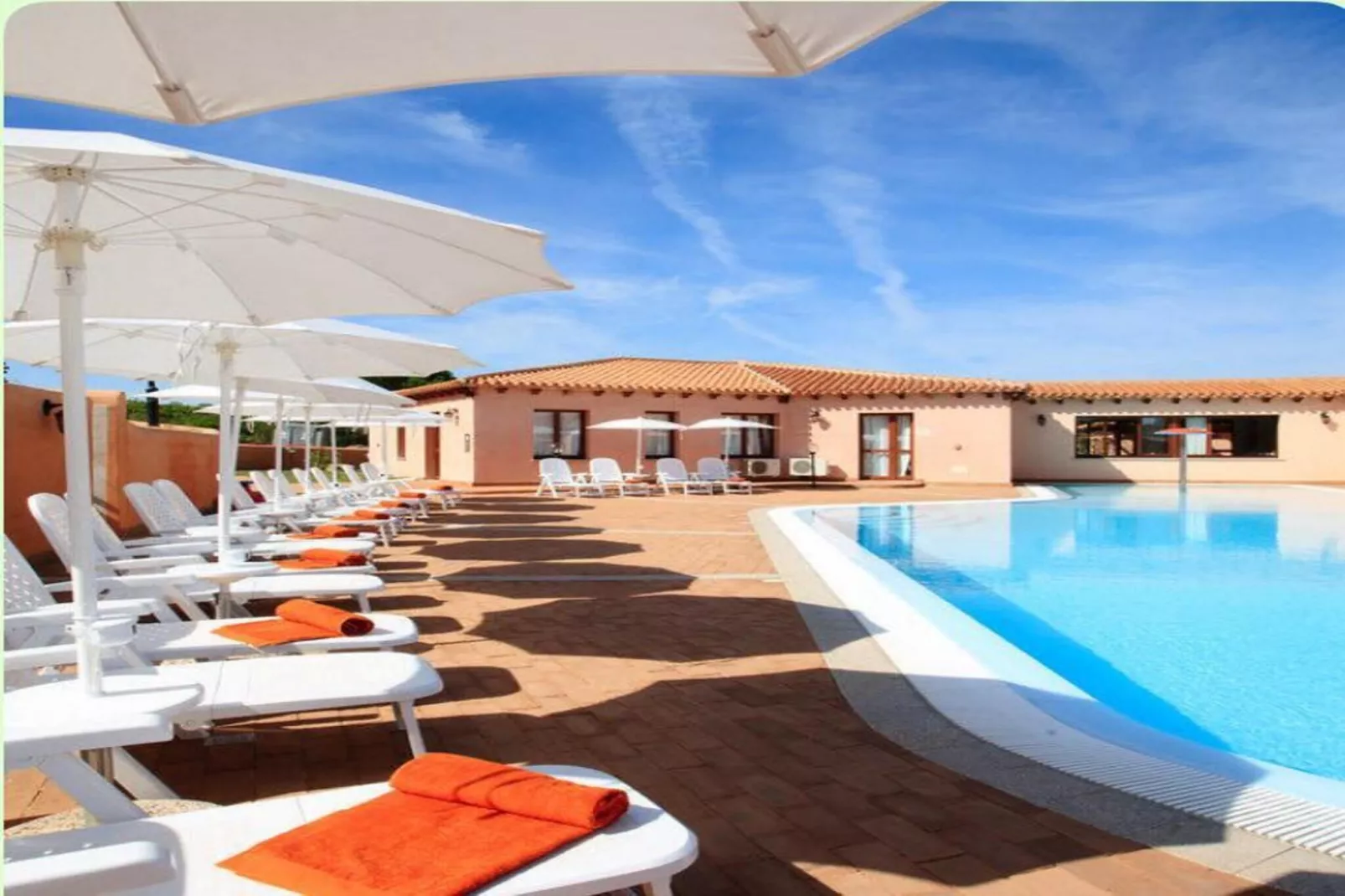 Residence Baia dei Mirti mono 2-Zwembad