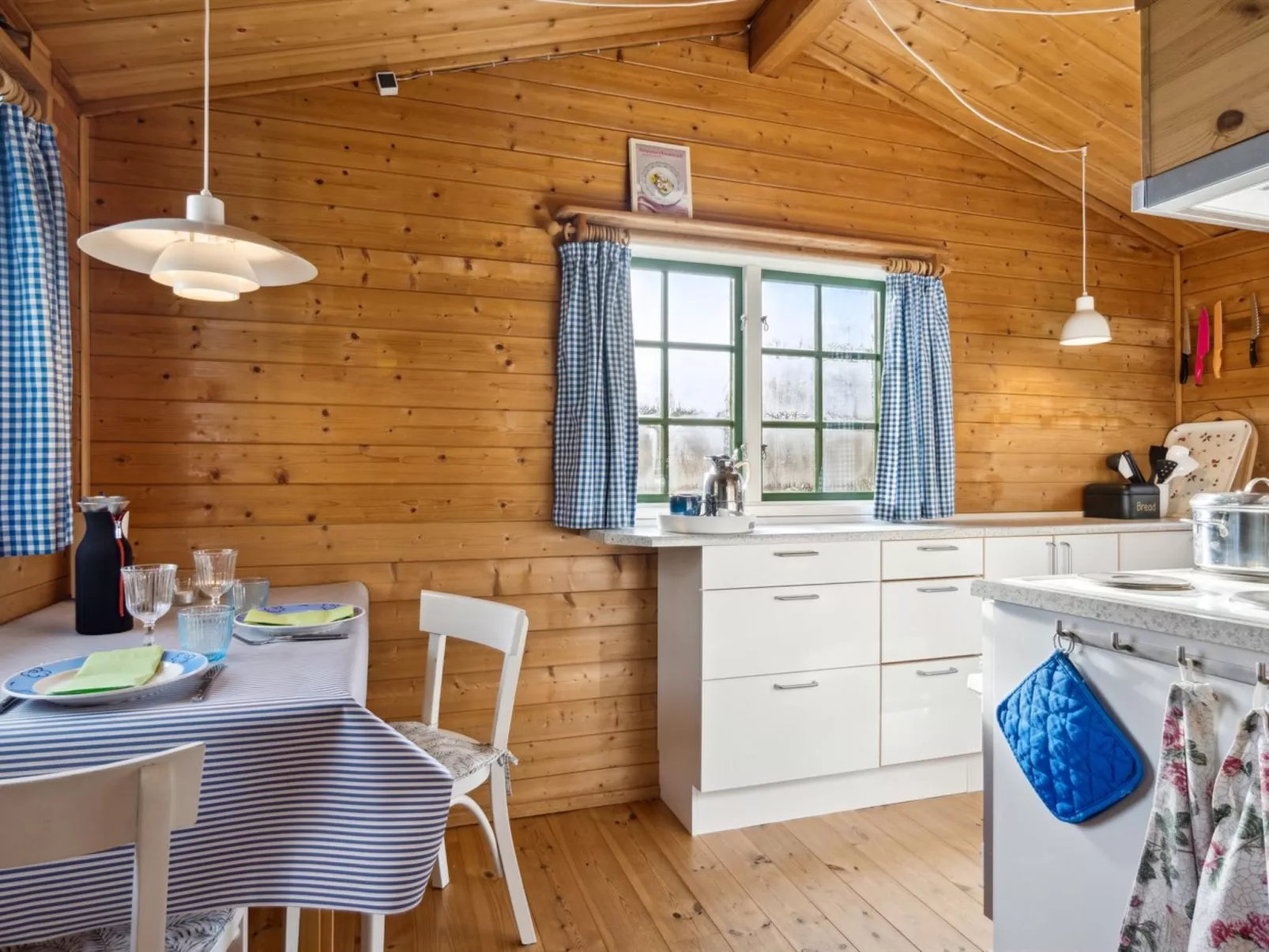 "Bonde" - 800m to the fjord-Binnen