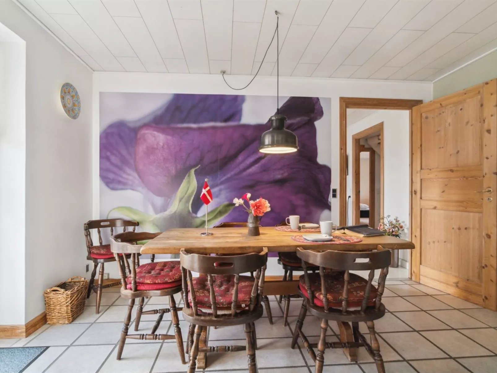 "Josie" - 700m from the sea-Binnen