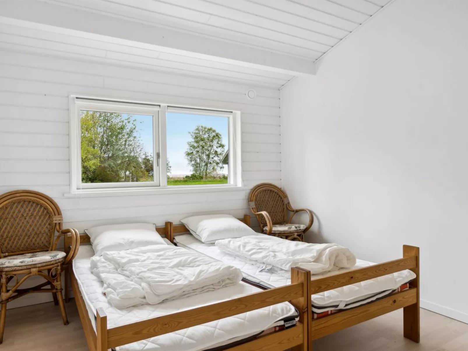 "Majvor" - 200m from the sea-Binnen