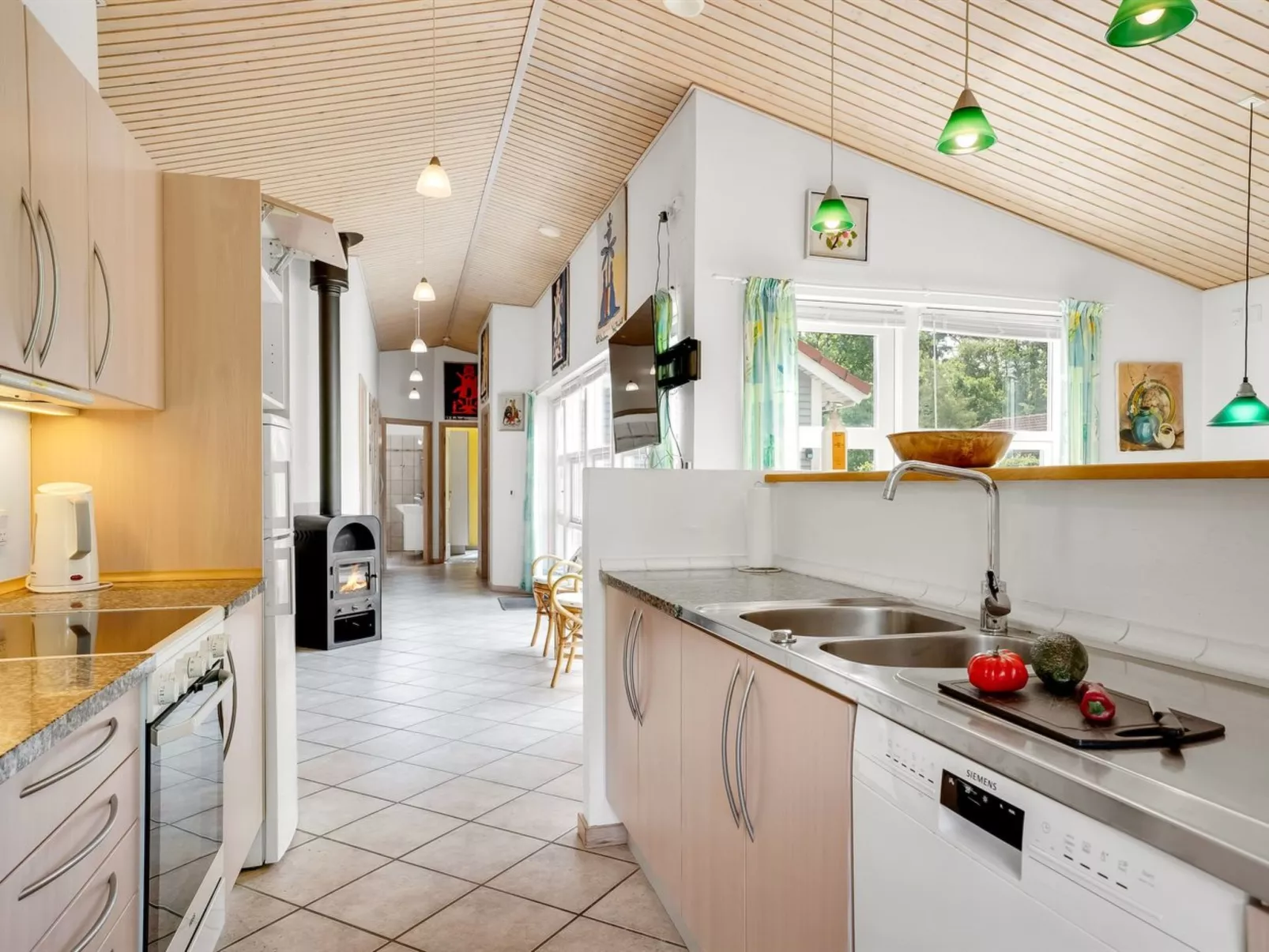 "Gravers" - 100m from the sea-Binnen