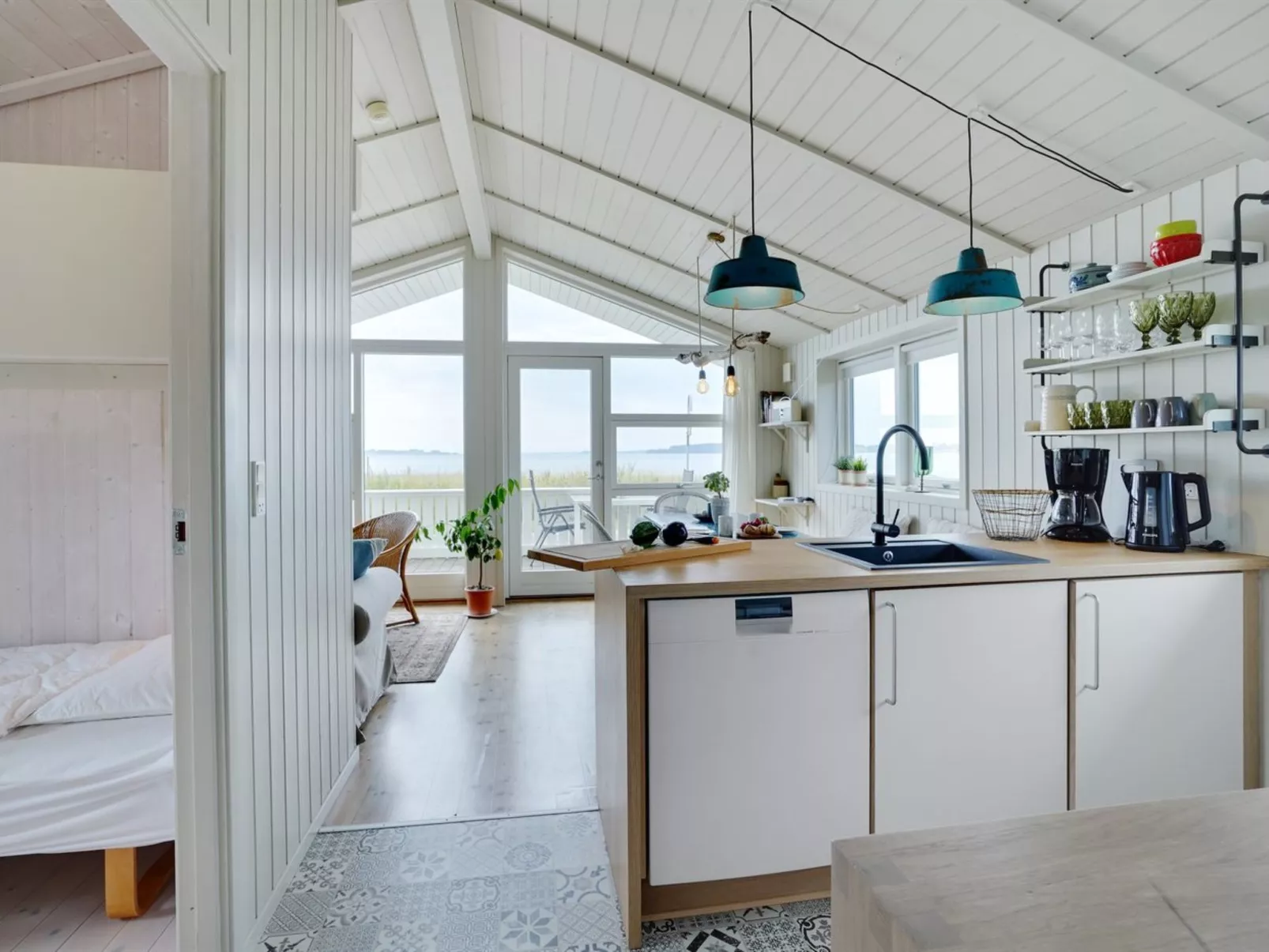 "Liutulf" - 40m from the sea-Binnen