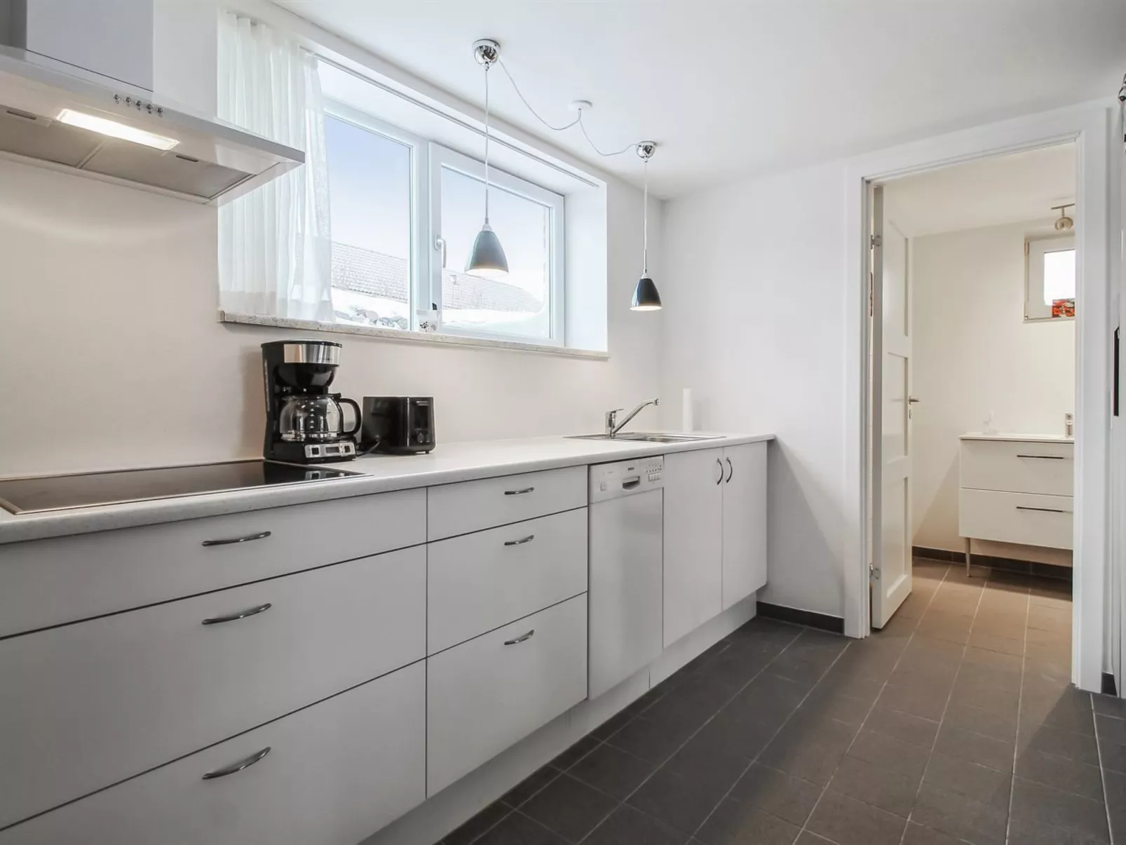 "Mirja" - 50m to the fjord-Binnen