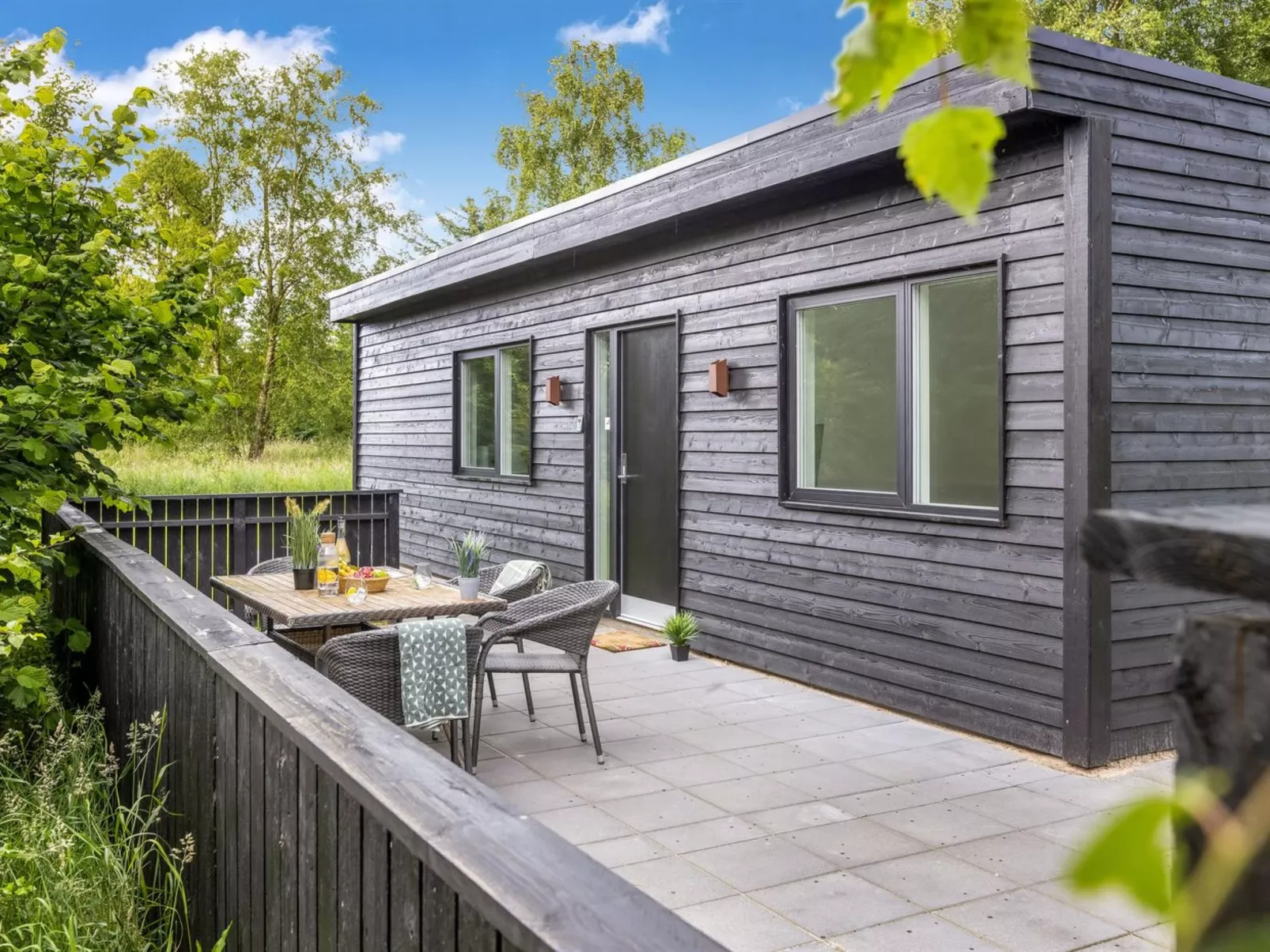 "Scalli" - 1.5km to the fjord-Buiten