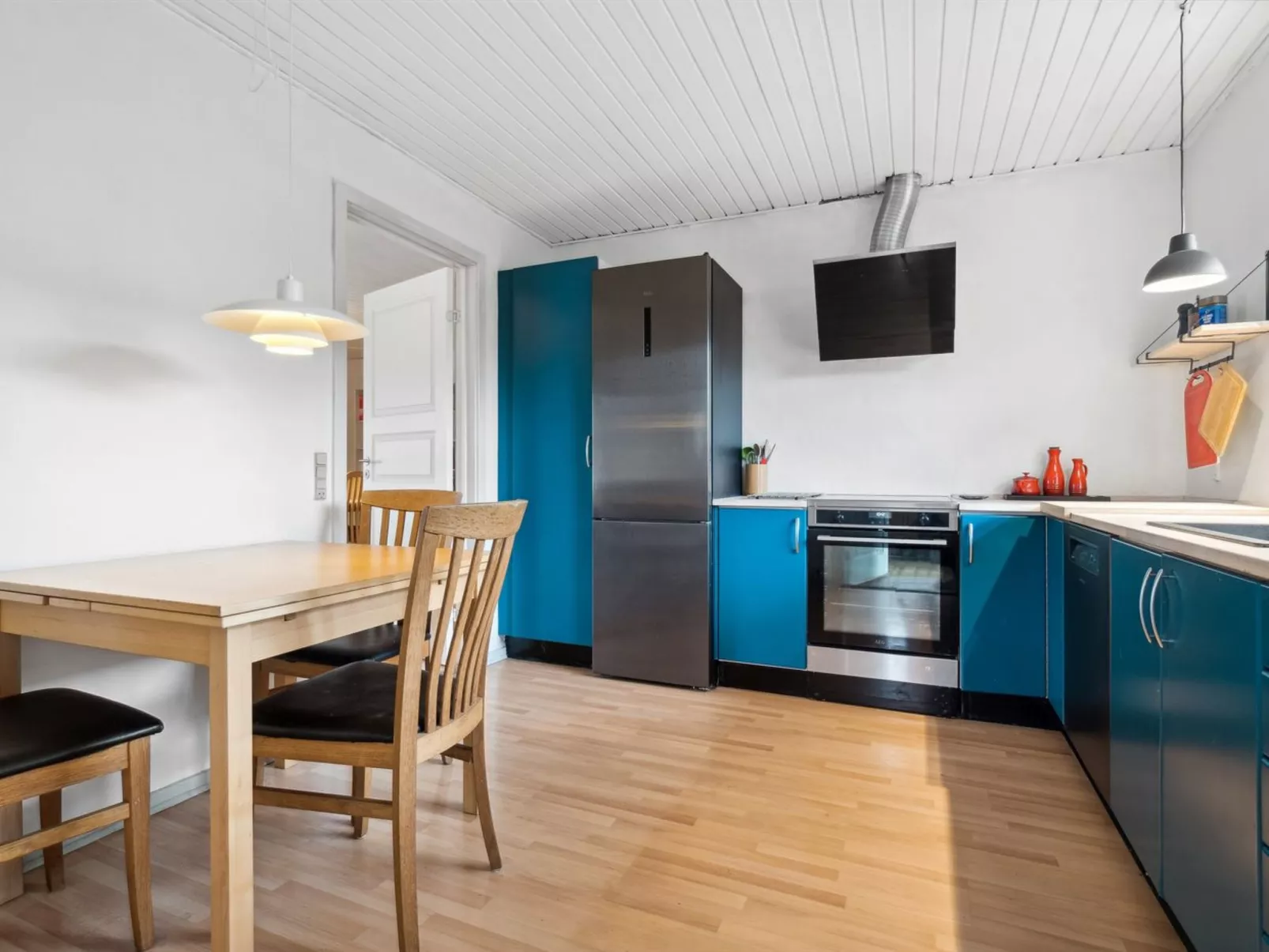 "Yrjö" - 1km from the sea-Binnen