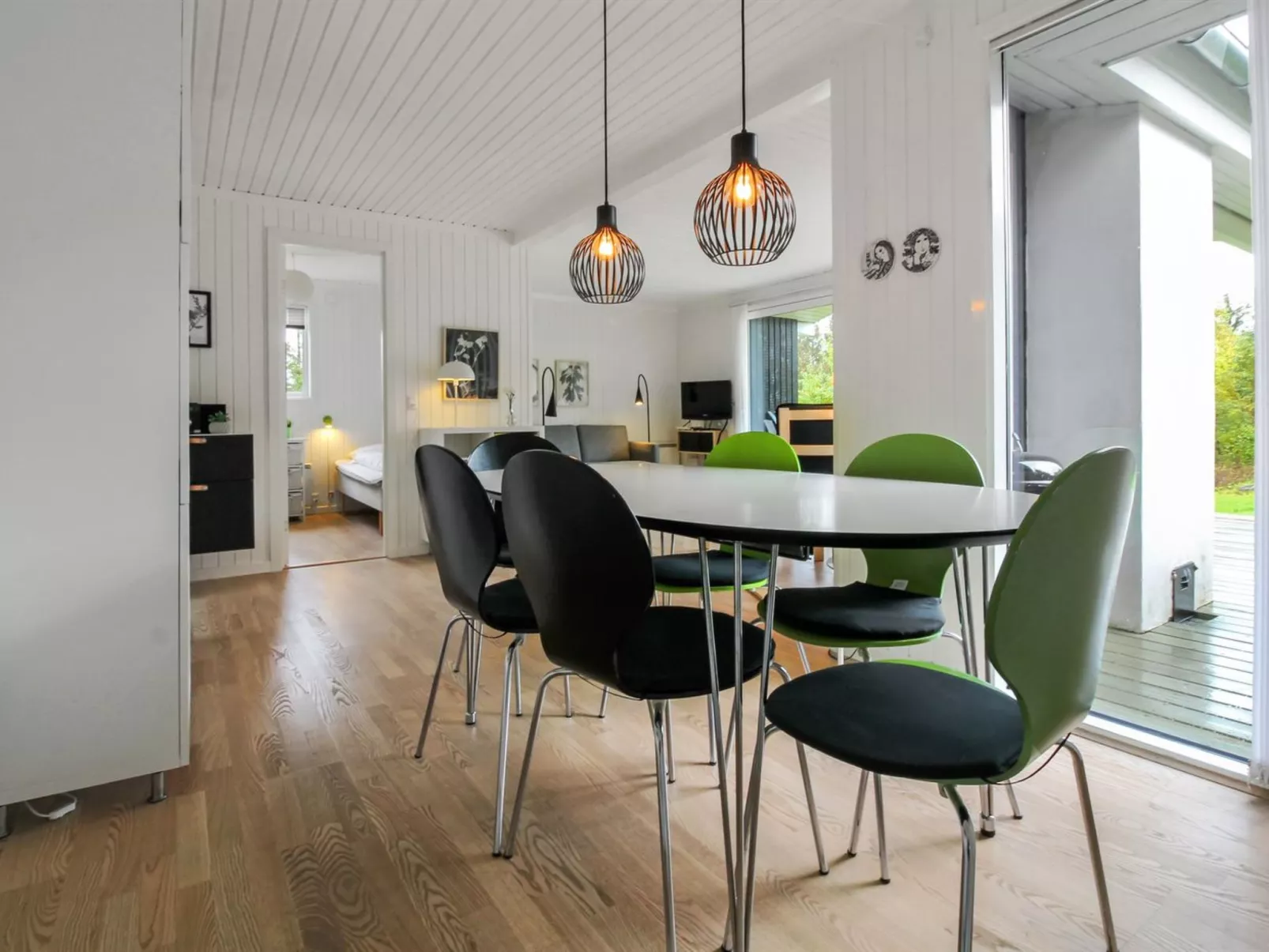 "Atla" - 2.5km from the sea-Binnen