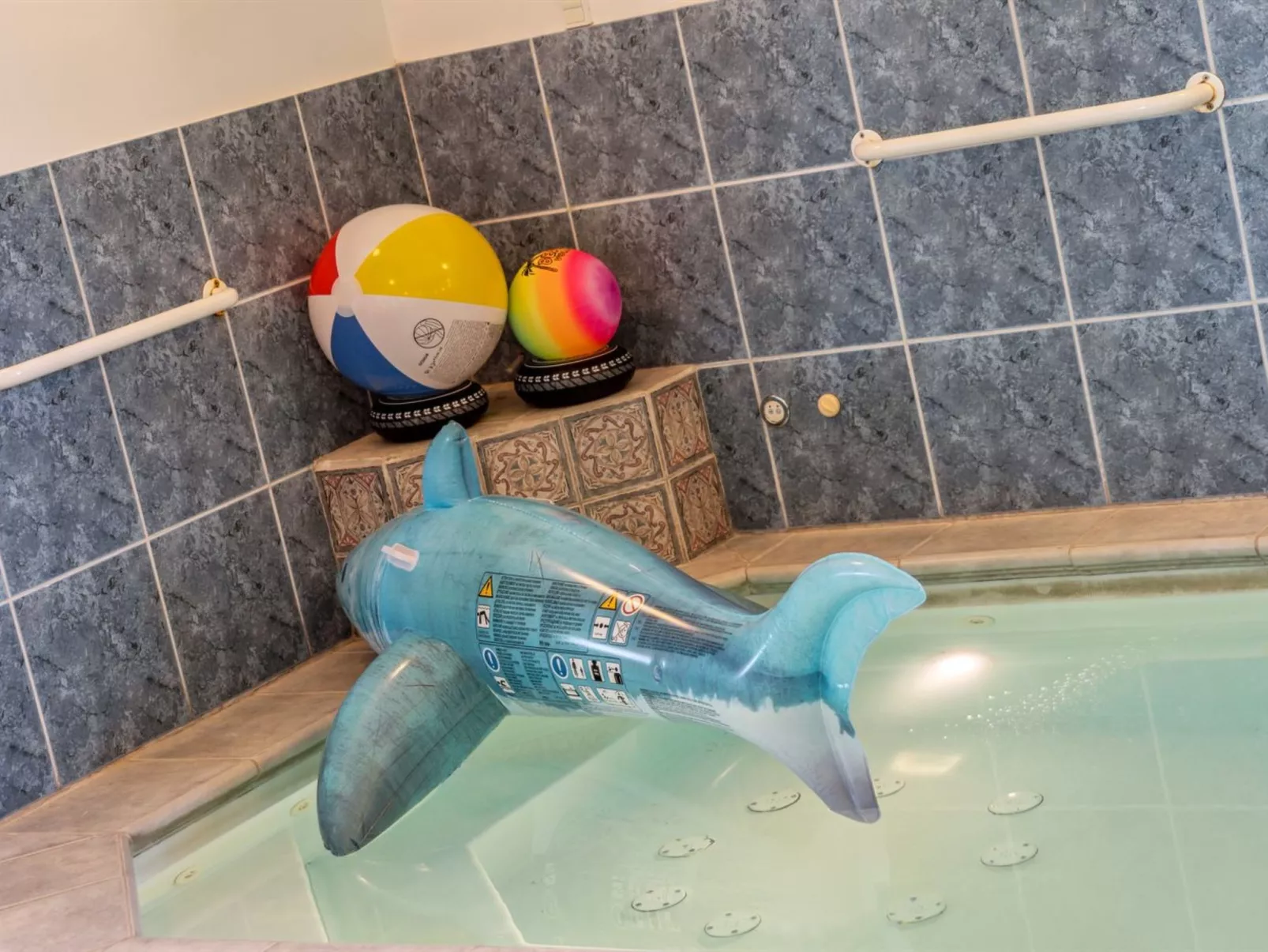 "Eunice" - 850m from the sea-Binnen