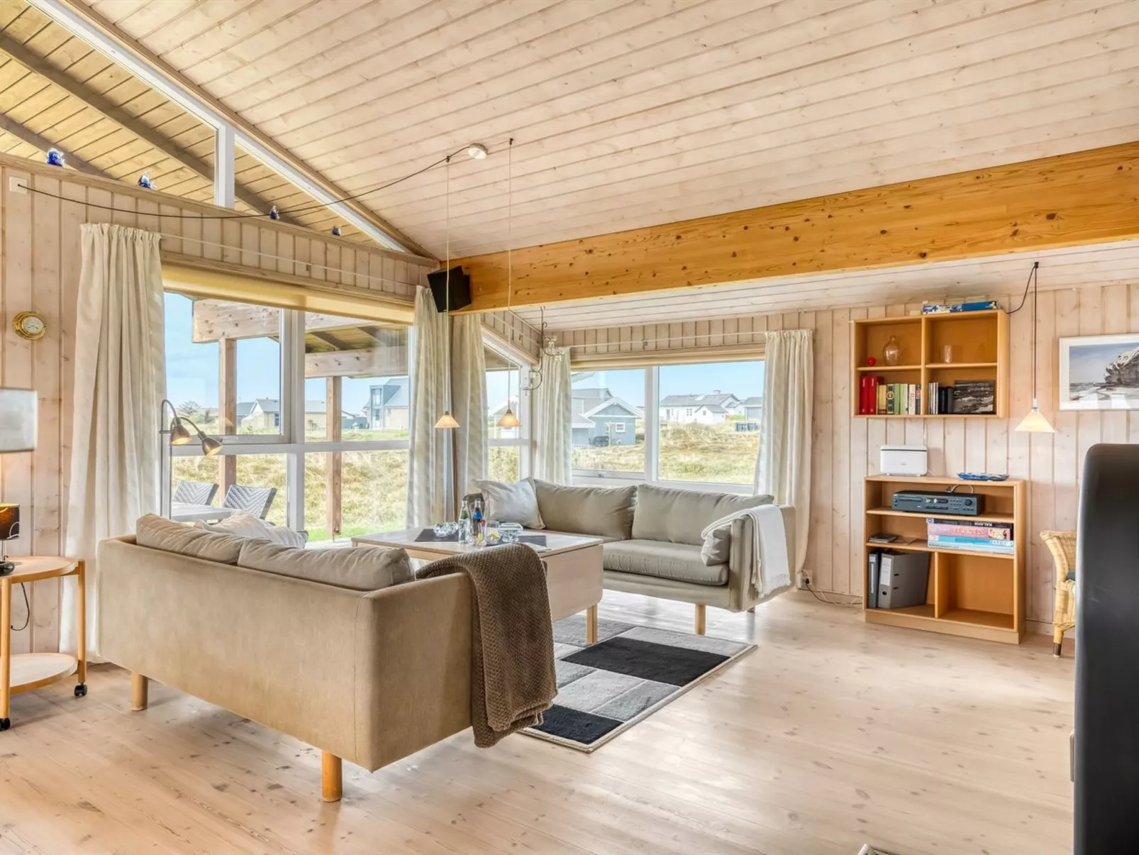 "Hughe" - 200m from the sea-Binnen