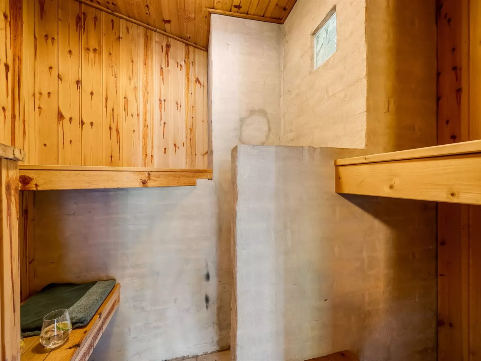 "Hilde" - 350m to the fjord-Binnen