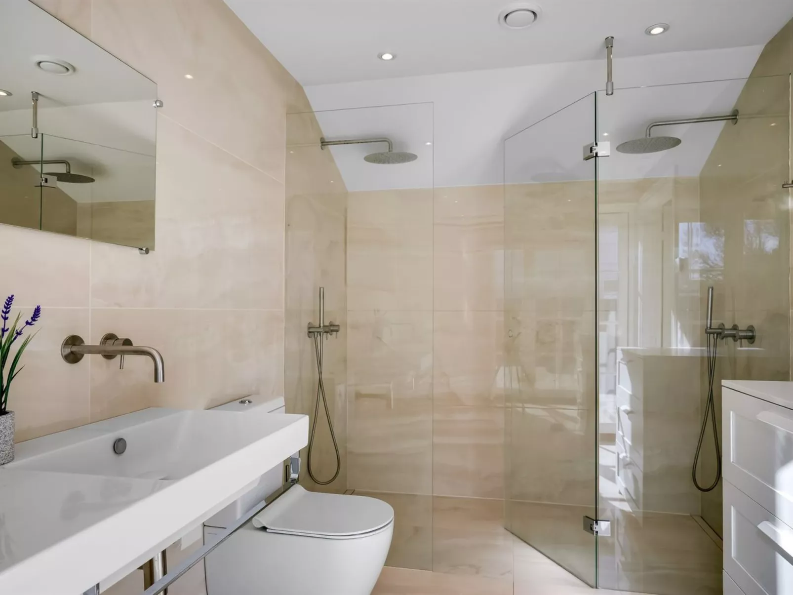 "Gerd" - 400m from the sea - Binnen