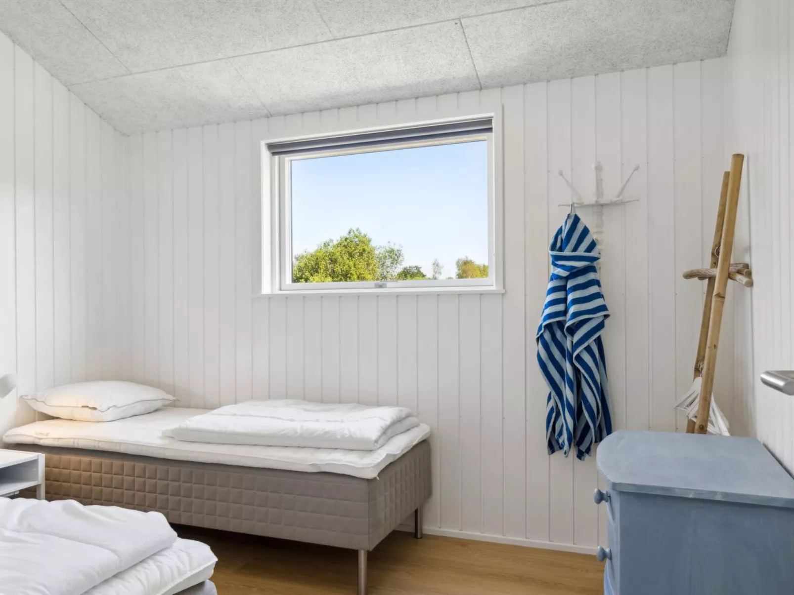 "Lonneke" - 450m from the sea-Binnen