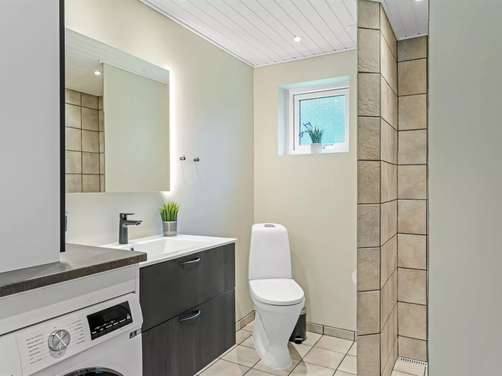 "Skip" - 300m to the fjord-Binnen