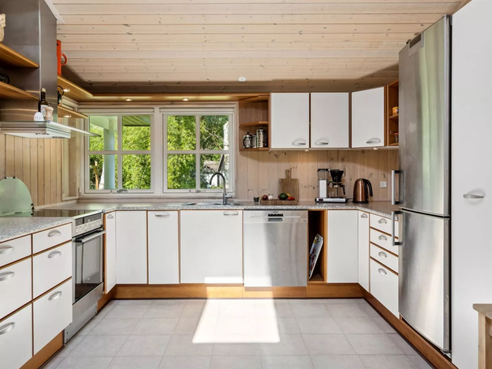 "Launo" - 1.1km to the fjord-Binnen