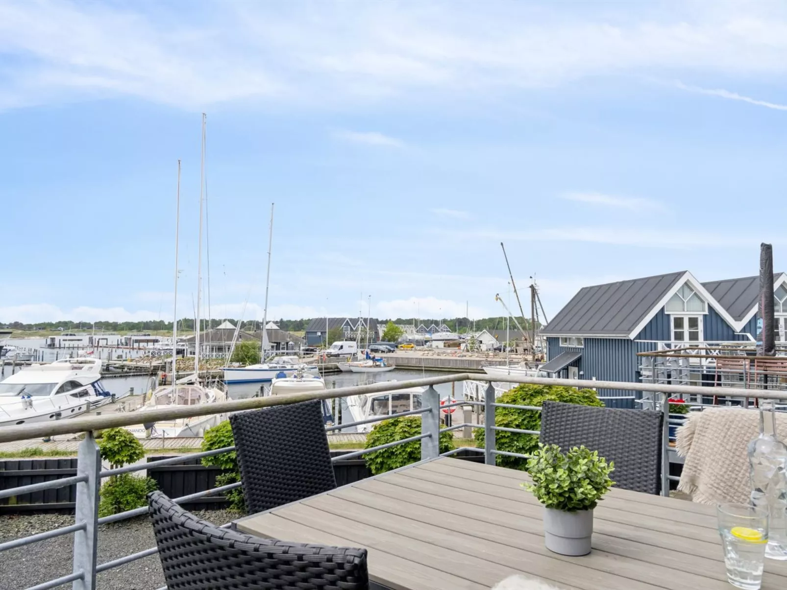 "Skade" - 10m from the sea-Buiten