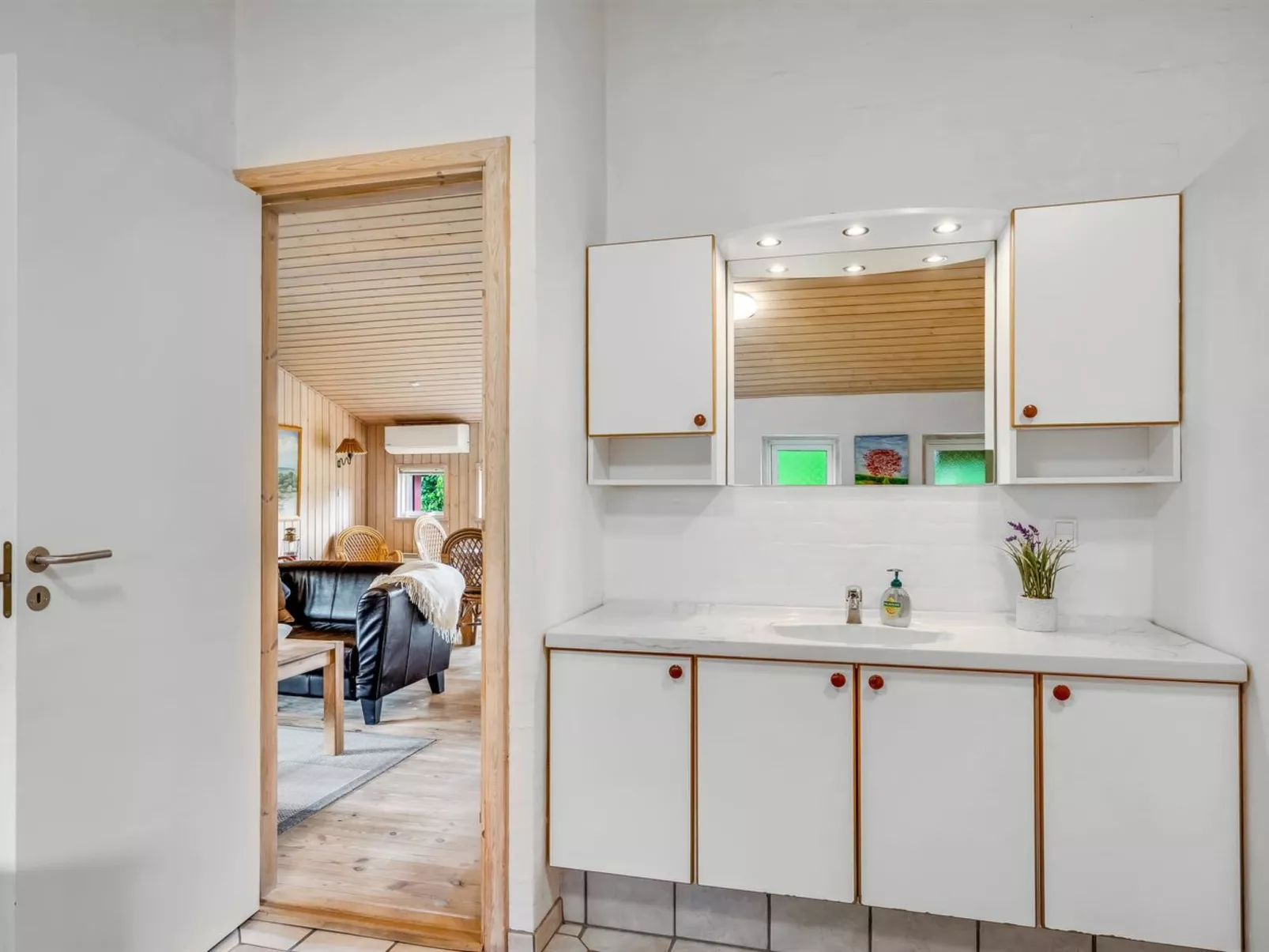 "Bruna" - 300m from the sea-Binnen