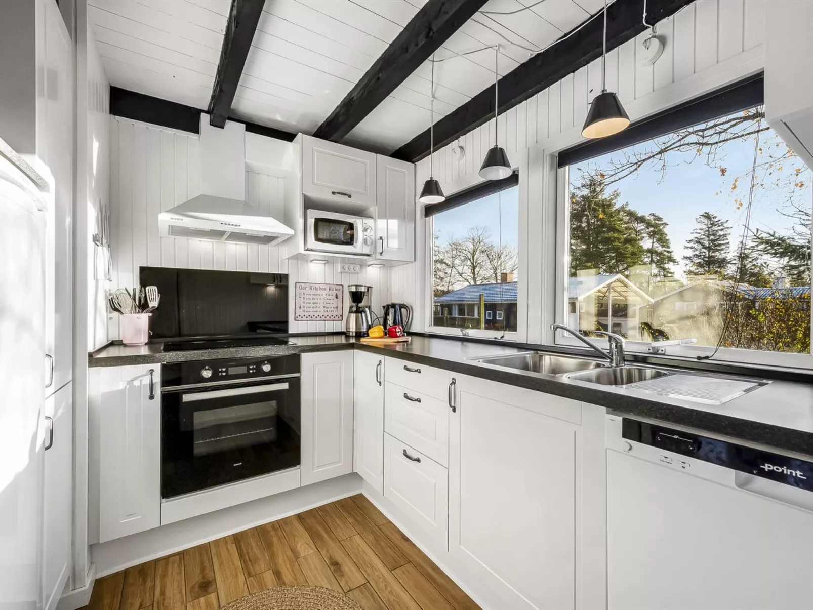 "Sampo" - 150m to the fjord-Binnen