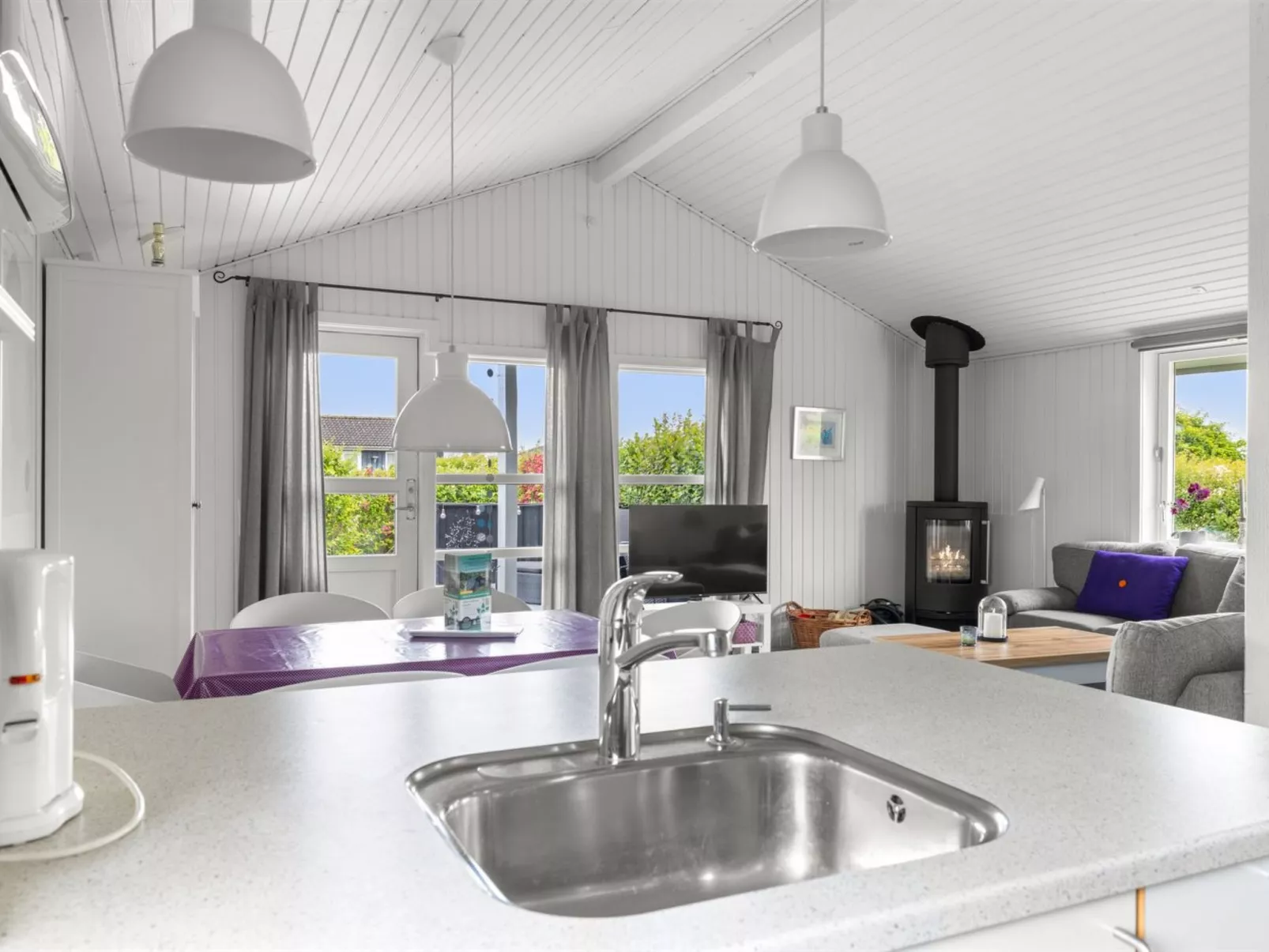 "Maaria" - 400m from the sea-Binnen