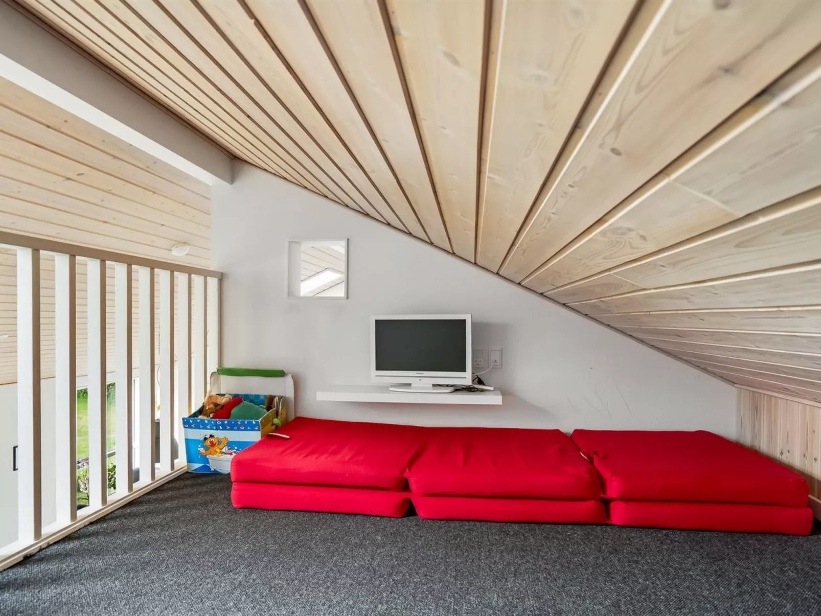 "Nauka" - 400m to the fjord-Binnen