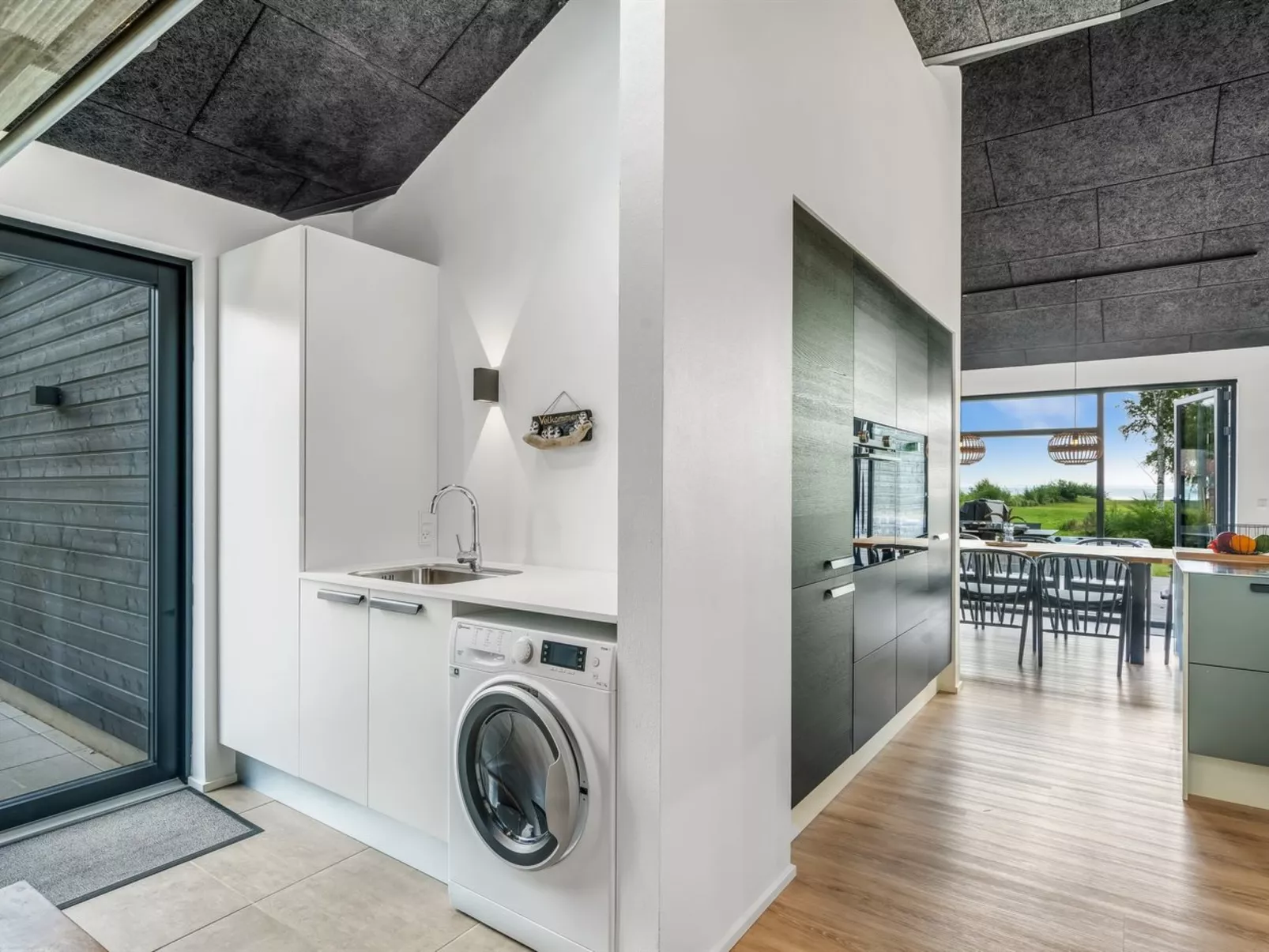 "Jahn" - 250m to the fjord-Binnen