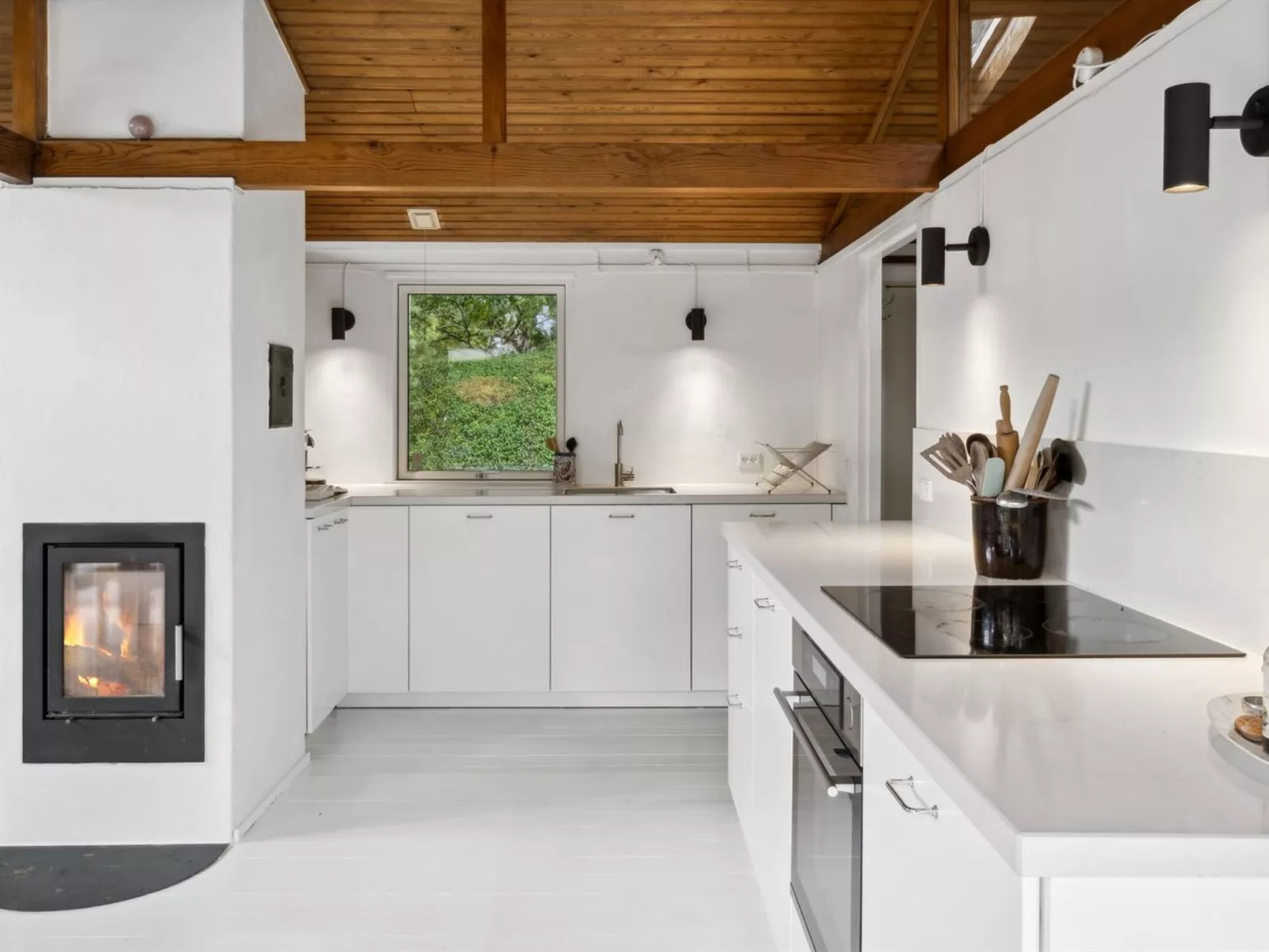 "Lauri" - 2.3km from the sea-Binnen