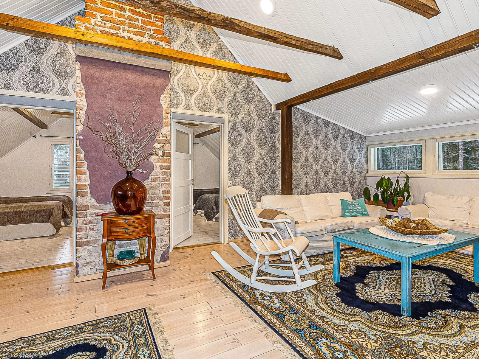 Päätalo, mökkilomat ja perhejuhlat-Binnen