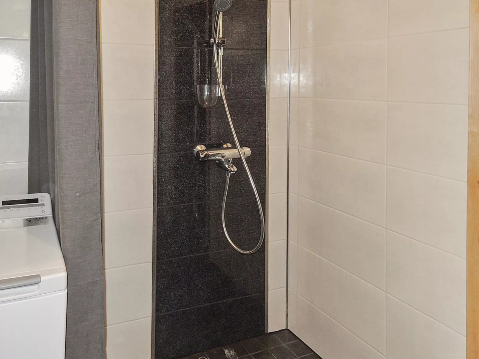 Nesterin helmi-Binnen