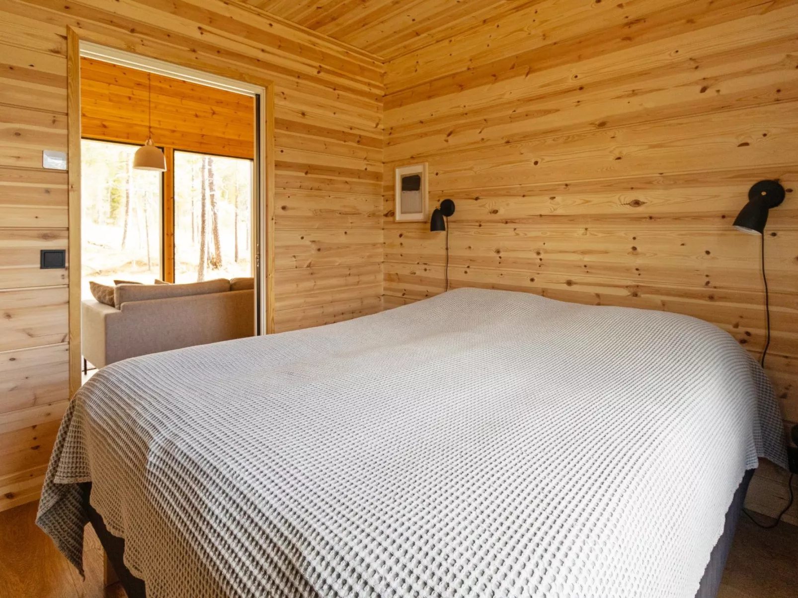 Sallan kuukkeli-Binnen