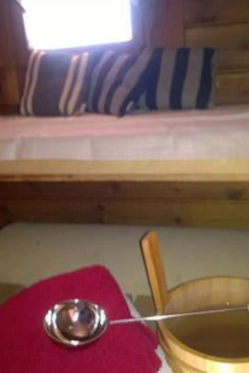 Kuivajärven huvilakoti-Binnen