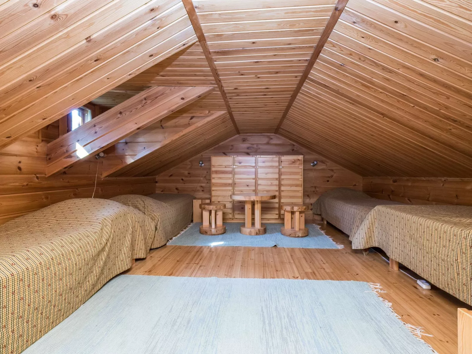 Uolevintie 39a-Binnen