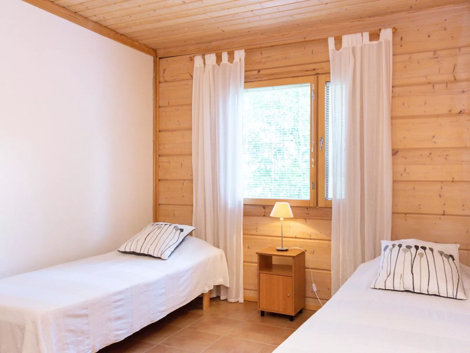 Hot pool cottage iitu-Binnen