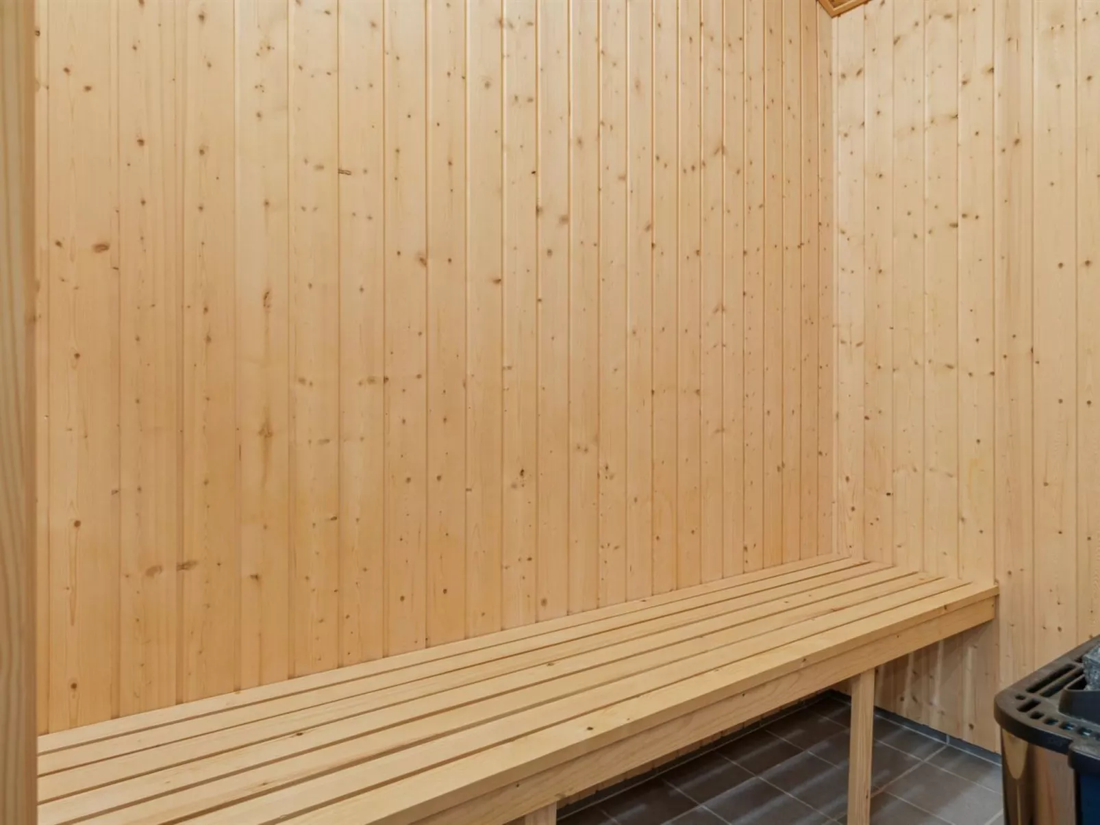 "Edna" - 500m from the sea-Binnen