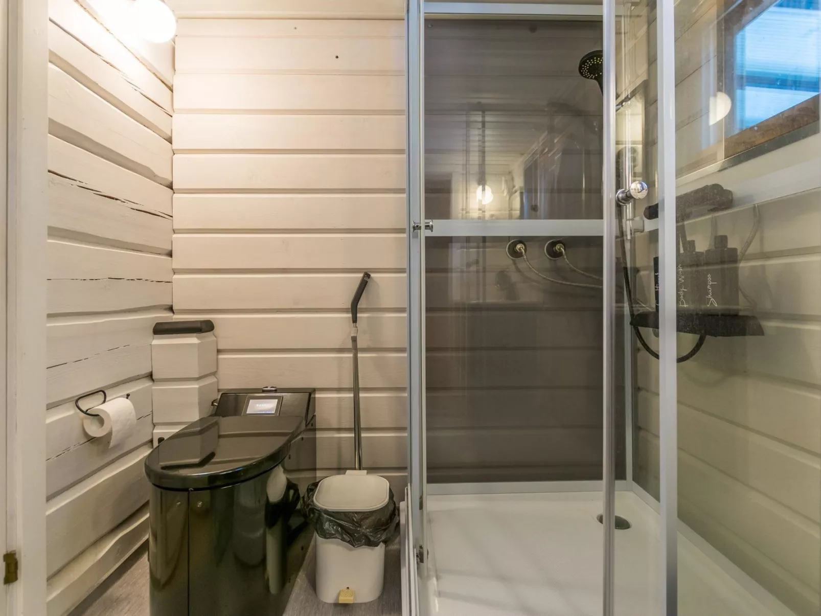 Villa tintinmaja-Binnen