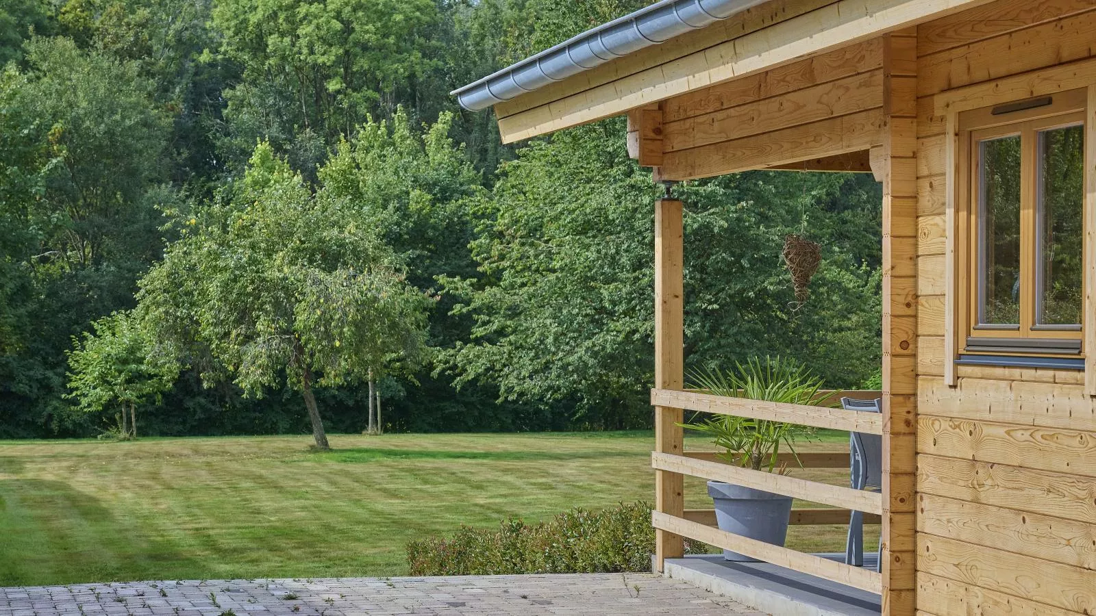 Bie Leentje op de Wei-Tuinen zomer