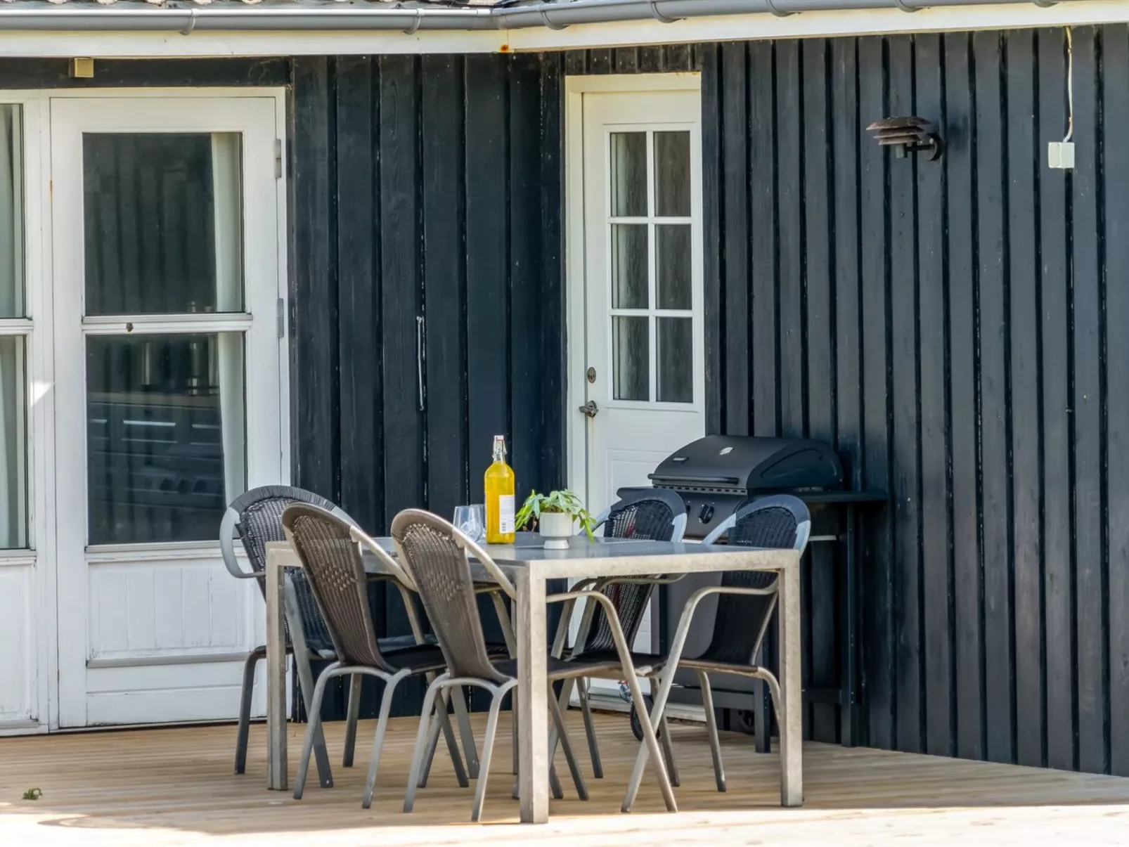 "Leonard" - 130m from the sea-Buiten