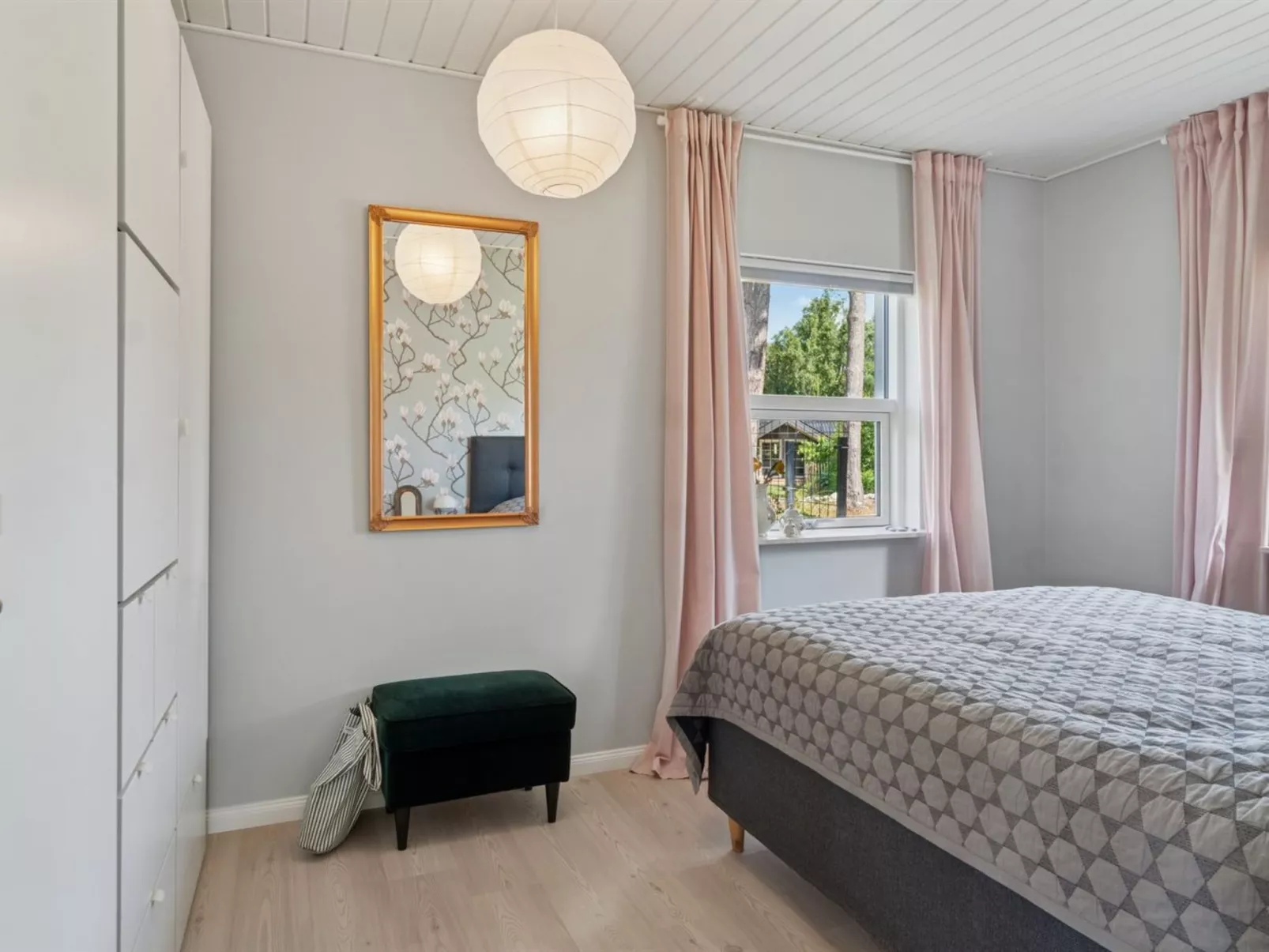 "Botwith" - 125m from the sea-Binnen