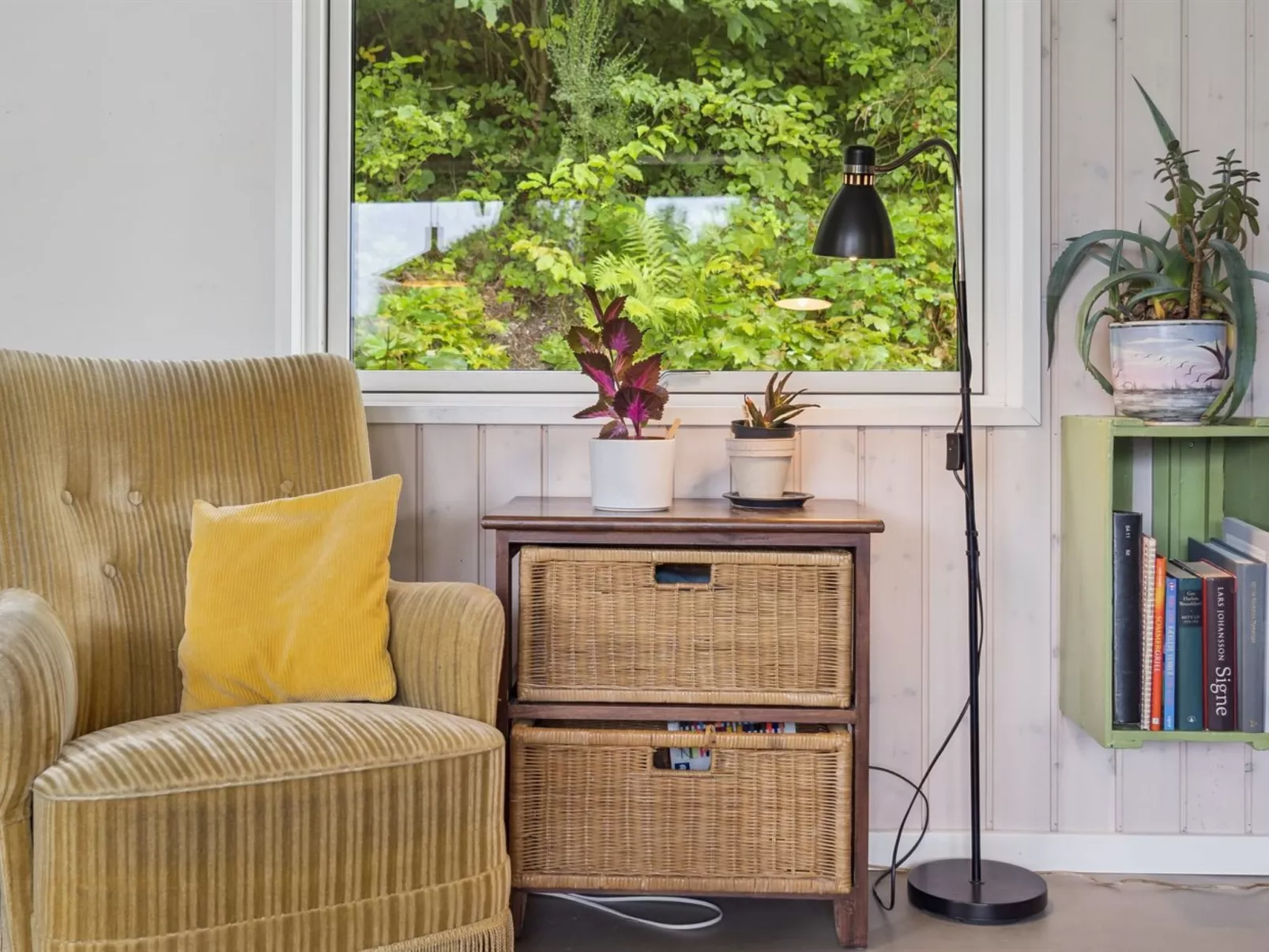 "Marjanne" - 800m from the sea-Binnen