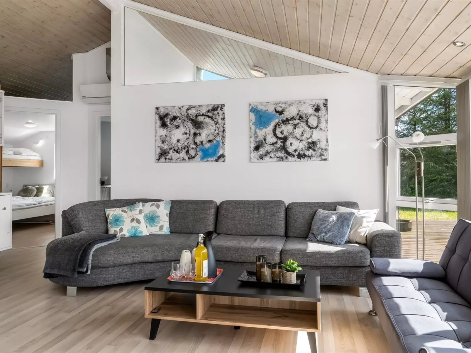 "Vaula" - 800m from the sea-Binnen